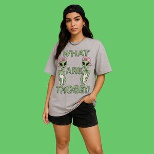 Freeze “What Are Those?!” Alien Graphic Tee – Size L | Funny Retro Streetwear